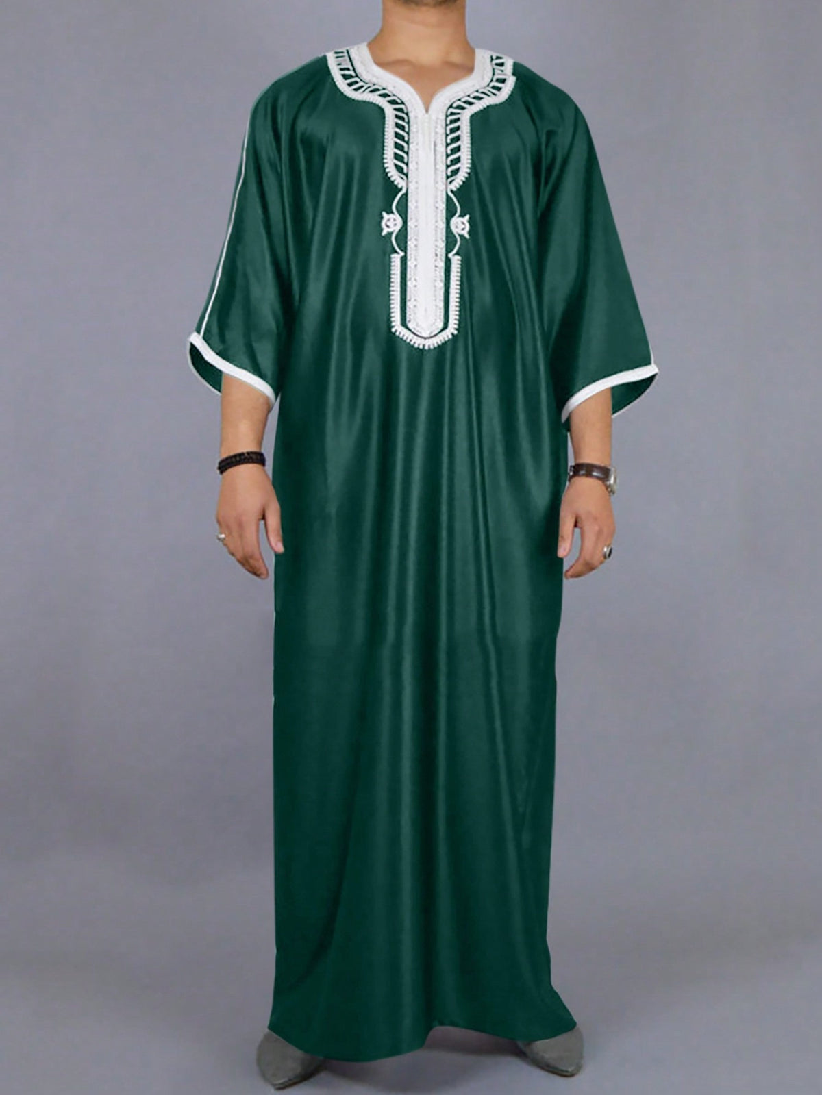 Men's clothing short sleeved embroidered V-neck loose men's robe