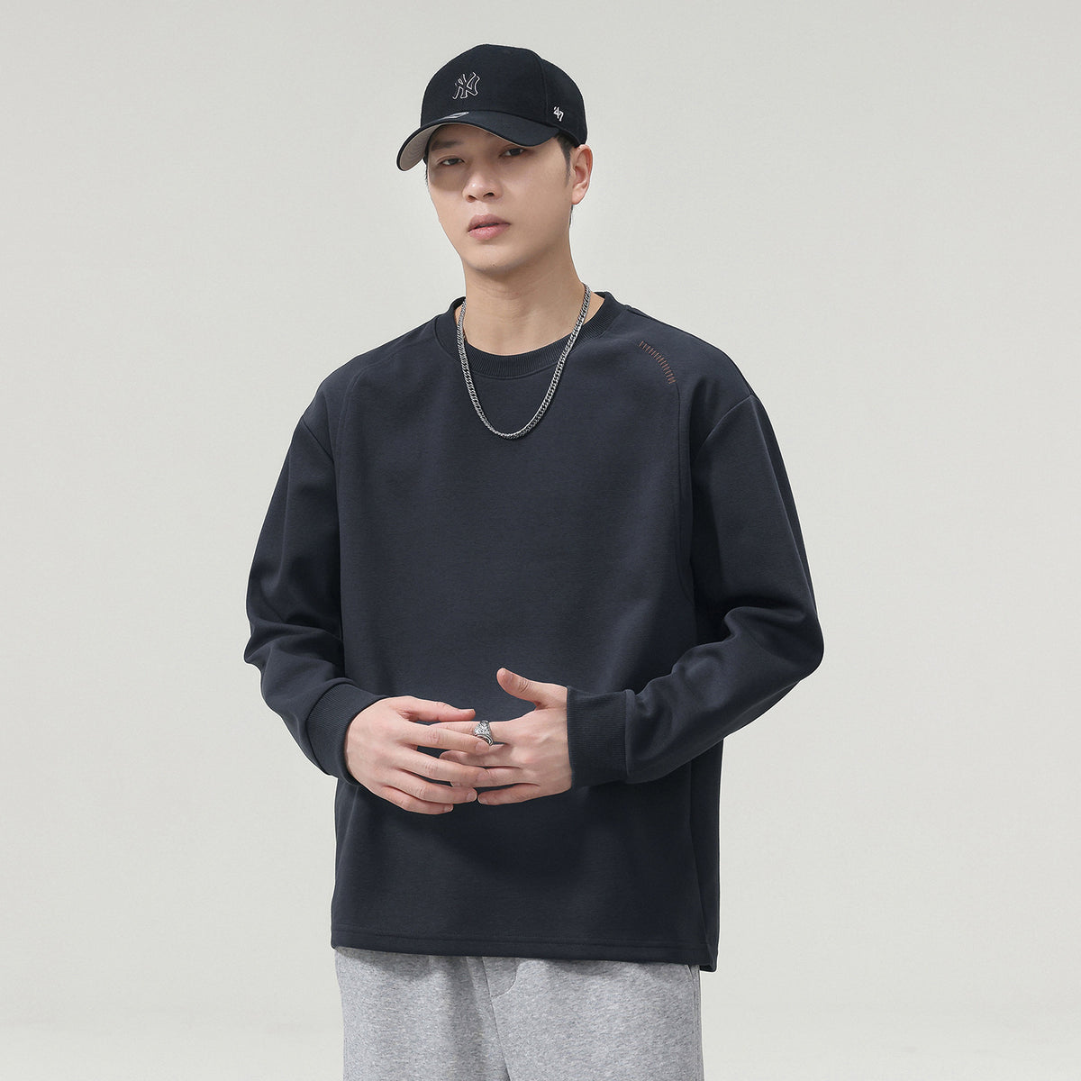 Men's  Long Sleeve Crewneck Sweatshirt Casual Loose Fit Solid Color Top